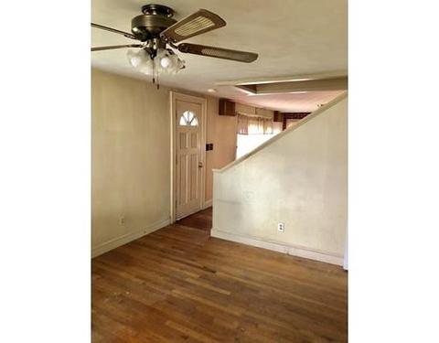 8 Palmer Ave, Danvers, MA 01923 photo 4