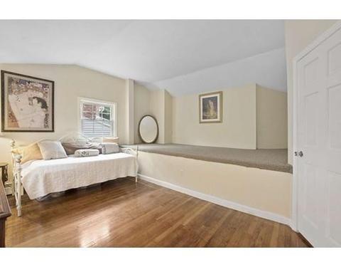 8 Colonial Ct, Marblehead, MA 01945 photo 15