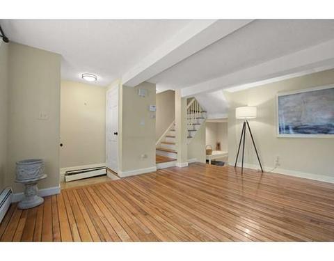 8 Colonial Ct, Marblehead, MA 01945 photo 4