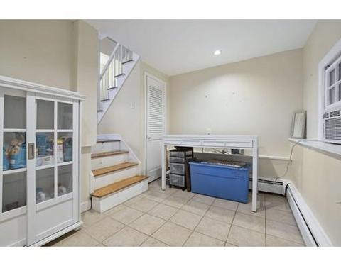 8 Colonial Ct, Marblehead, MA 01945 photo 5