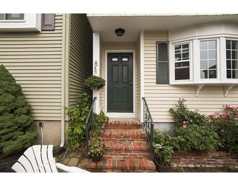 8 Colonial Ct, Marblehead, MA 01945 photo 1