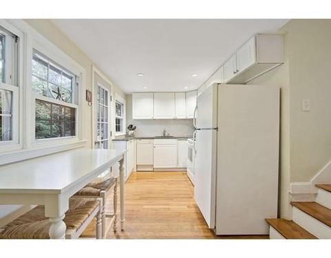 8 Colonial Ct, Marblehead, MA 01945 photo 8