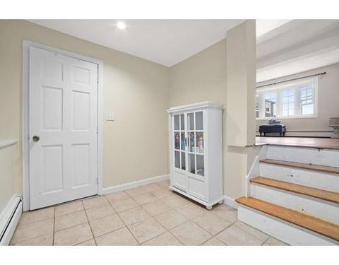 8 Colonial Ct, Marblehead, MA 01945 photo 6