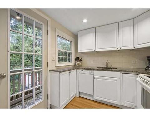 8 Colonial Ct, Marblehead, MA 01945 photo 10