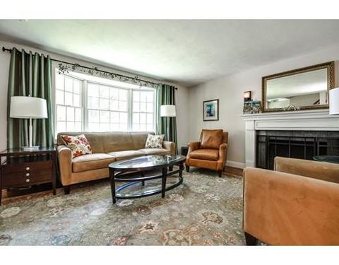 35 Beaufort Ave, Needham, MA 02492 photo 2