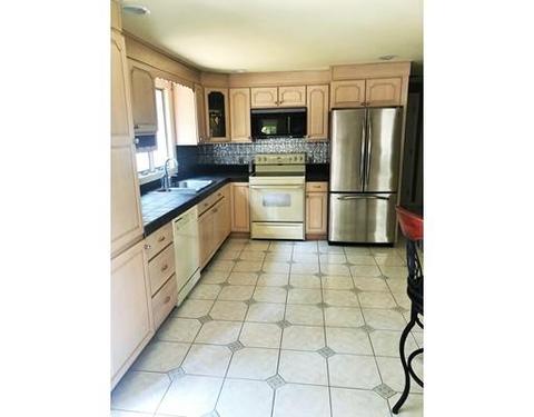 34 Michael St, Springfield, MA 01129 photo 3