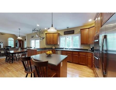 5 River Bend Rd, Upton, MA 01568 photo 2