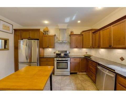 33 Westernview St, Springfield, MA 01108 photo 8