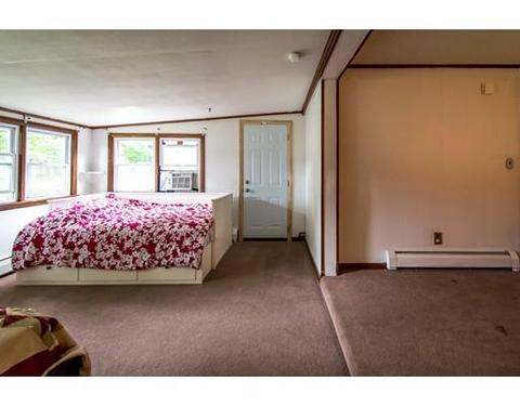 23 Seminole St, Springfield, MA 01118 photo 17