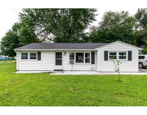 23 Seminole St, Springfield, MA 01118 photo 1