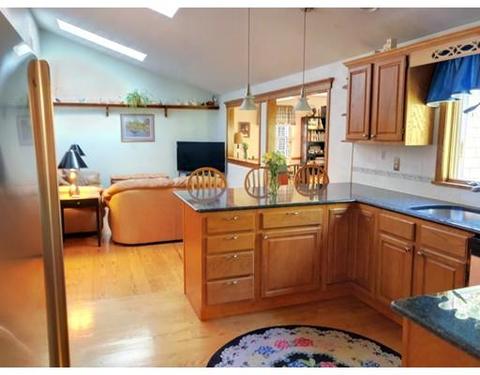 37 Monomoscoy Rd, Mashpee, MA 02649 photo 11