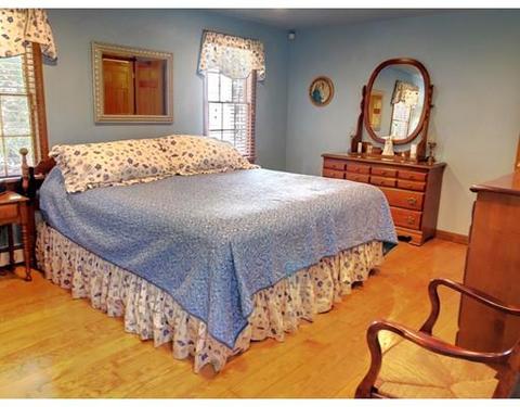37 Monomoscoy Rd, Mashpee, MA 02649 photo 17