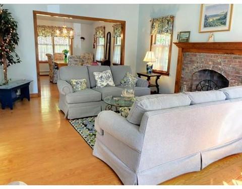 37 Monomoscoy Rd, Mashpee, MA 02649 photo 8