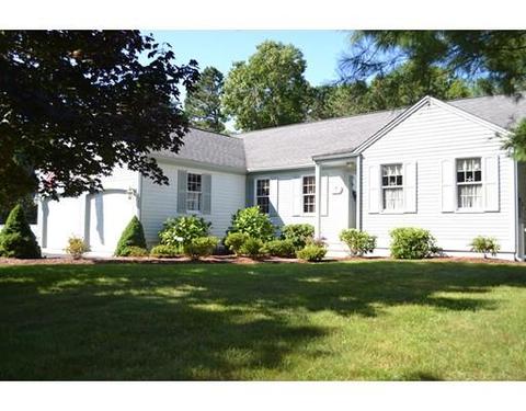 37 Monomoscoy Rd, Mashpee, MA 02649 photo 1
