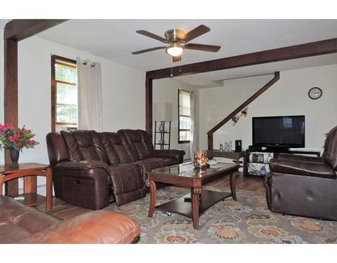 51 Lamont St, Springfield, MA 01119 photo 2
