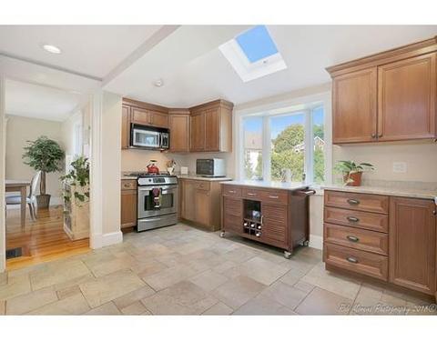 128 Lothrop St, Beverly, MA 01915 photo 8