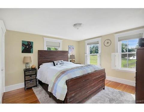 128 Lothrop St, Beverly, MA 01915 photo 5