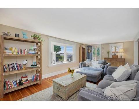 128 Lothrop St, Beverly, MA 01915 photo 11