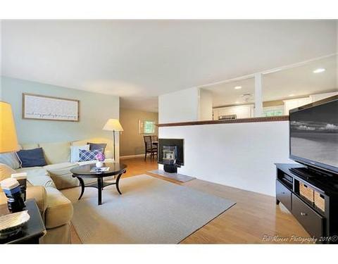 2 Gordon Rd, Beverly, MA 01915 photo 4