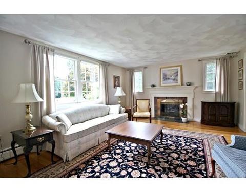 13 Baldwin Ln, Reading, MA 01867 photo 4
