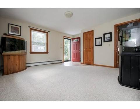 11 Eustis St, Worcester, MA 01606 photo 4