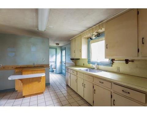 850 Parker St, Springfield, MA 01129 photo 8