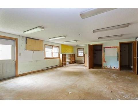 850 Parker St, Springfield, MA 01129 photo 15