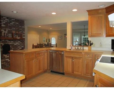 32 Walter Dr, Raynham, MA 02767 photo 5