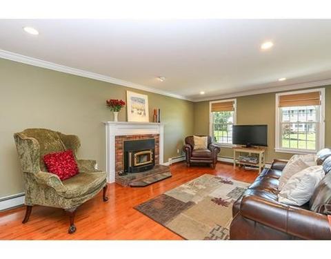 27 Crestview Dr, Millis, MA 02054 photo 10