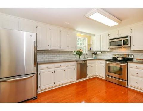 27 Crestview Dr, Millis, MA 02054 photo 5