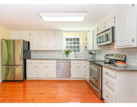 27 Crestview Dr, Millis, MA 02054 photo 6