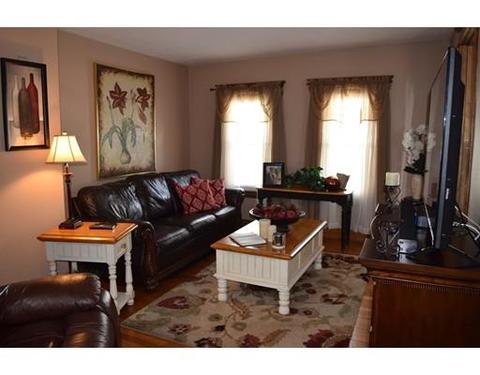 26 Montclair St, Springfield, MA 01104 photo 4
