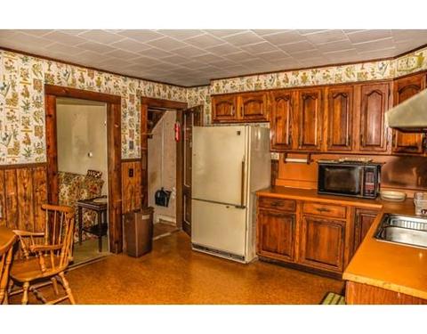 38 Bourne St, Palmer, MA 01080 photo 3