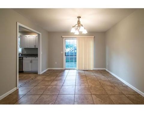 16 Bissell St, Springfield, MA 01119 photo 4