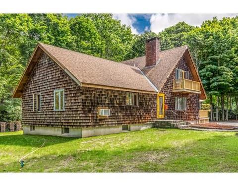 42 E Corning St, Beverly, MA 01915 photo 3