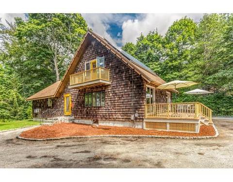 42 E Corning St, Beverly, MA 01915 photo 4