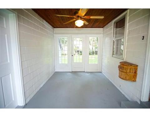 31 Strathmore St, Springfield, MA 01109 photo 4
