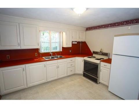 31 Strathmore St, Springfield, MA 01109 photo 6