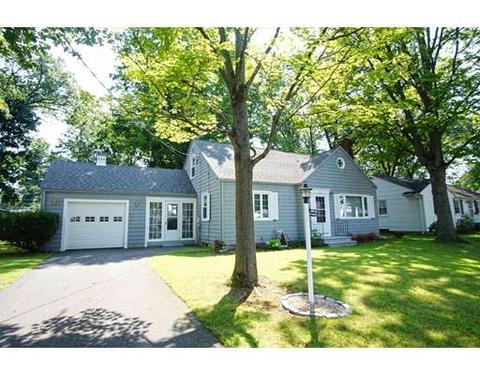 31 Strathmore St, Springfield, MA 01109 photo 3