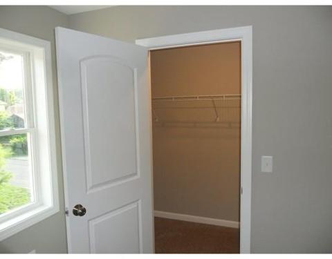 59 Maplewood Ave, Chicopee, MA 01013 photo 8