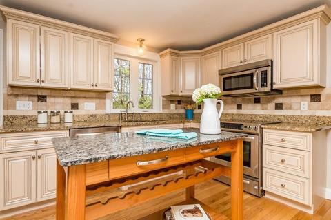 1 Resthaven Rd, Mendon, MA 01756 photo 2