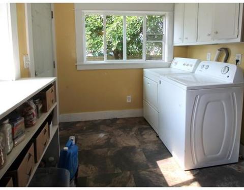 58 Haskin St, Springfield, MA 01109 photo 8