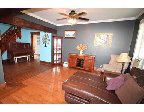 58 Haskin St, Springfield, MA 01109 photo 2