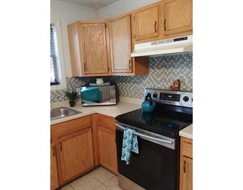 94 Mooreland St, Springfield, MA 01104 photo 6
