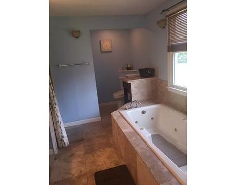 21 Loomis Ct, Chicopee, MA 01020 photo 10
