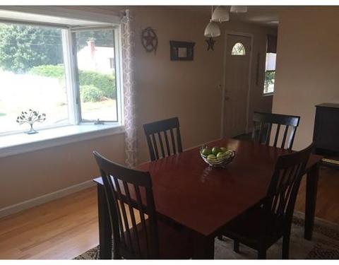 21 Loomis Ct, Chicopee, MA 01020 photo 12