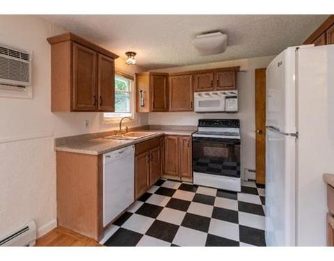 88 Plain St, Easthampton, MA 01027 photo 4