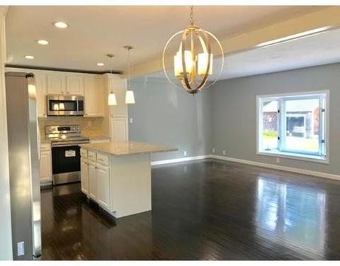 18 Picadilly St, Upton, MA 01568 photo 2