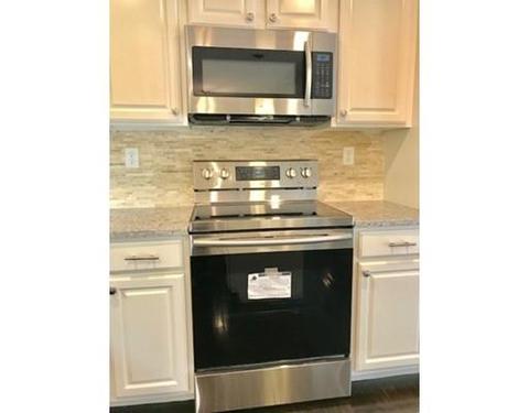18 Picadilly St, Upton, MA 01568 photo 5