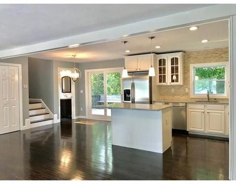 18 Picadilly St, Upton, MA 01568 photo 4